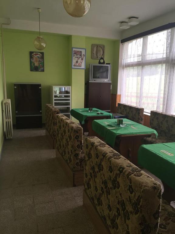Turistická ubytovňa Hotel Divin Divín Exterior foto