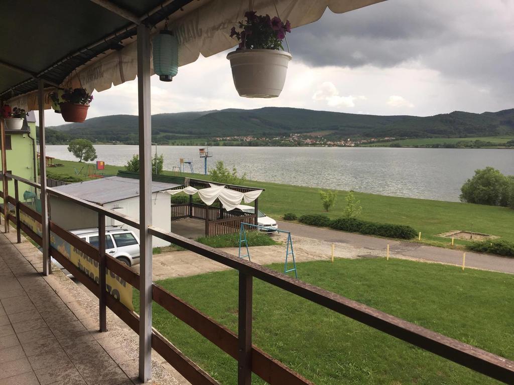 Turistická ubytovňa Hotel Divin Divín Exterior foto
